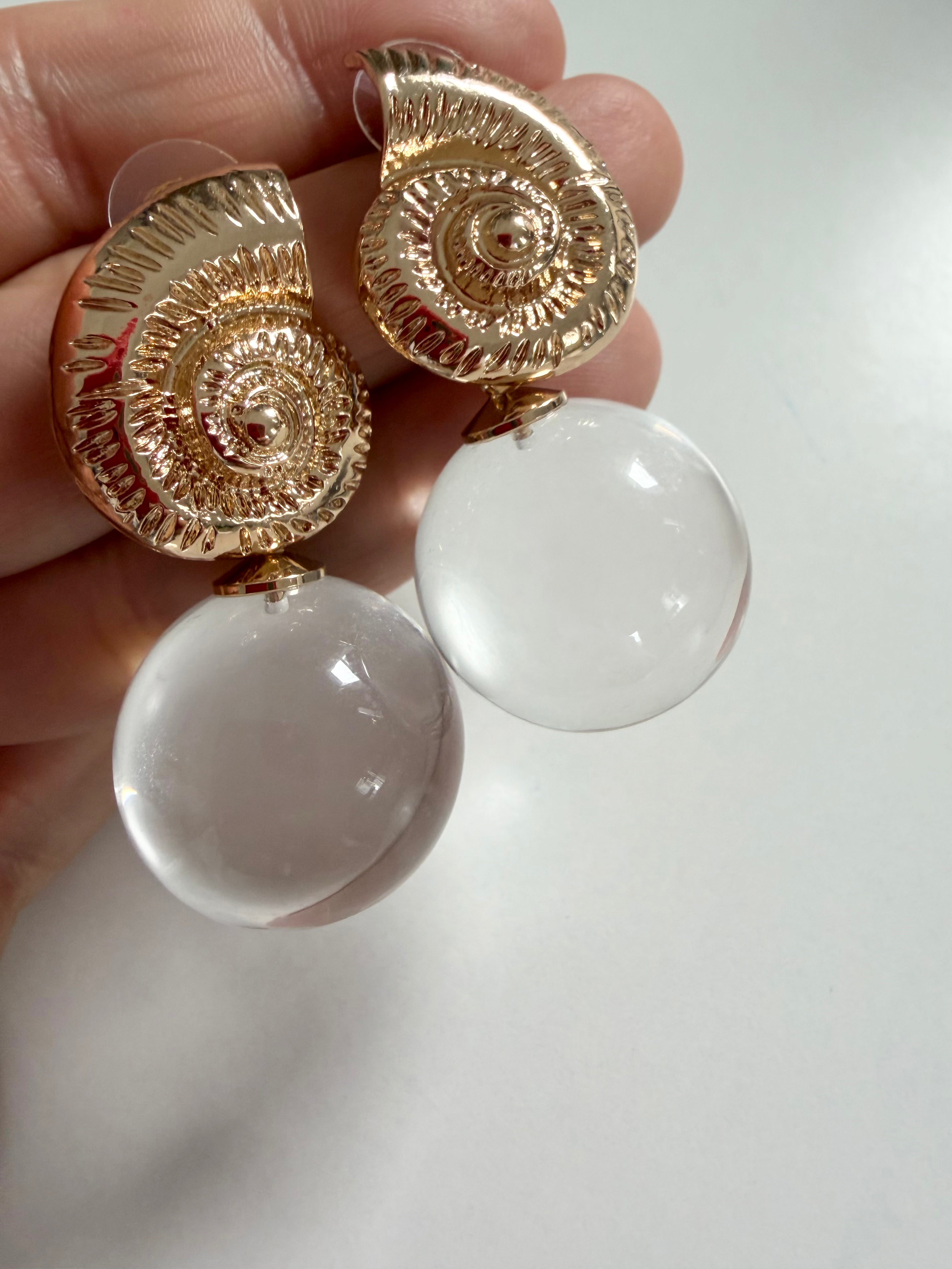Shell Stud with Round Drop
