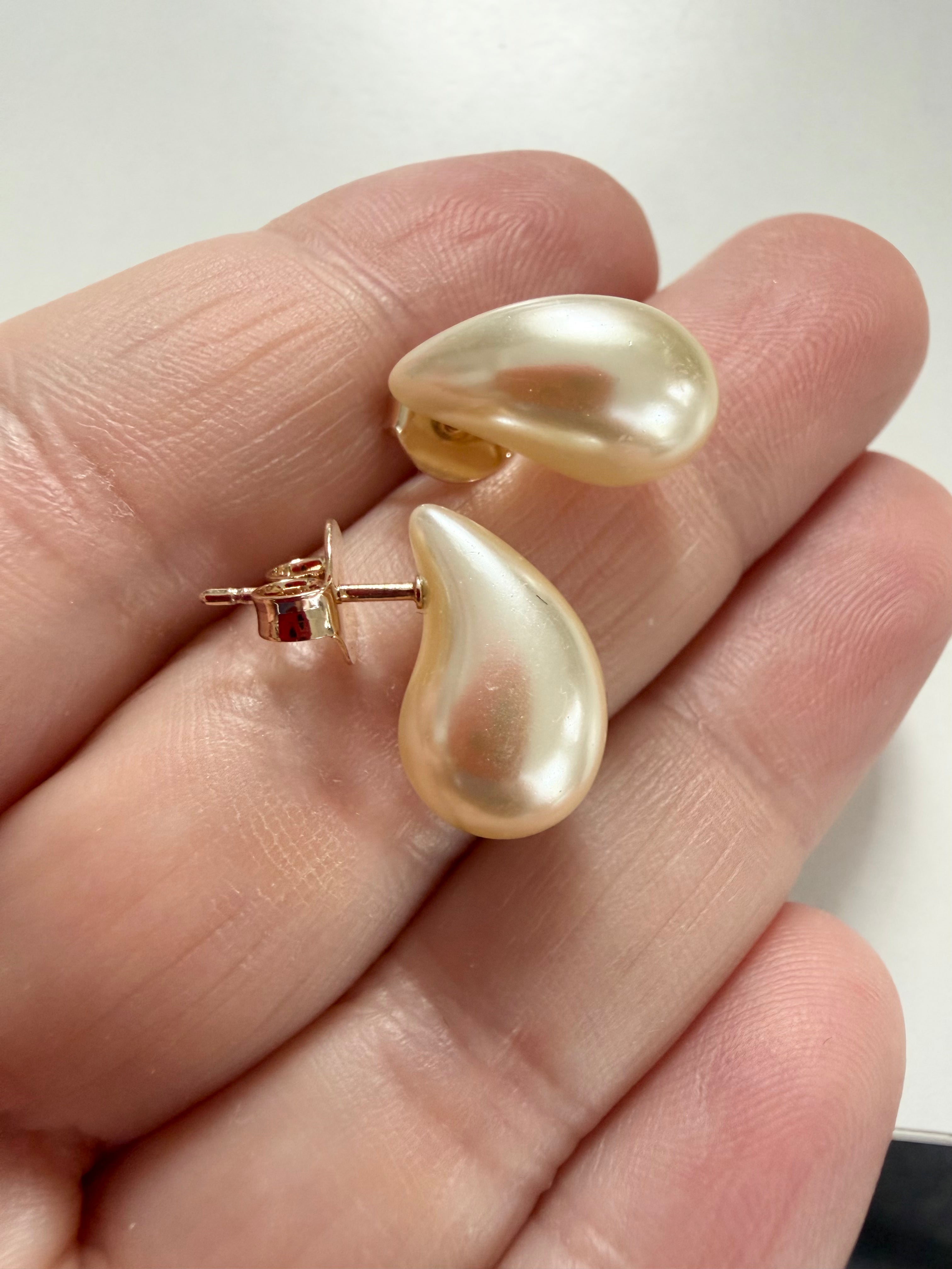 Pearl Teardrops