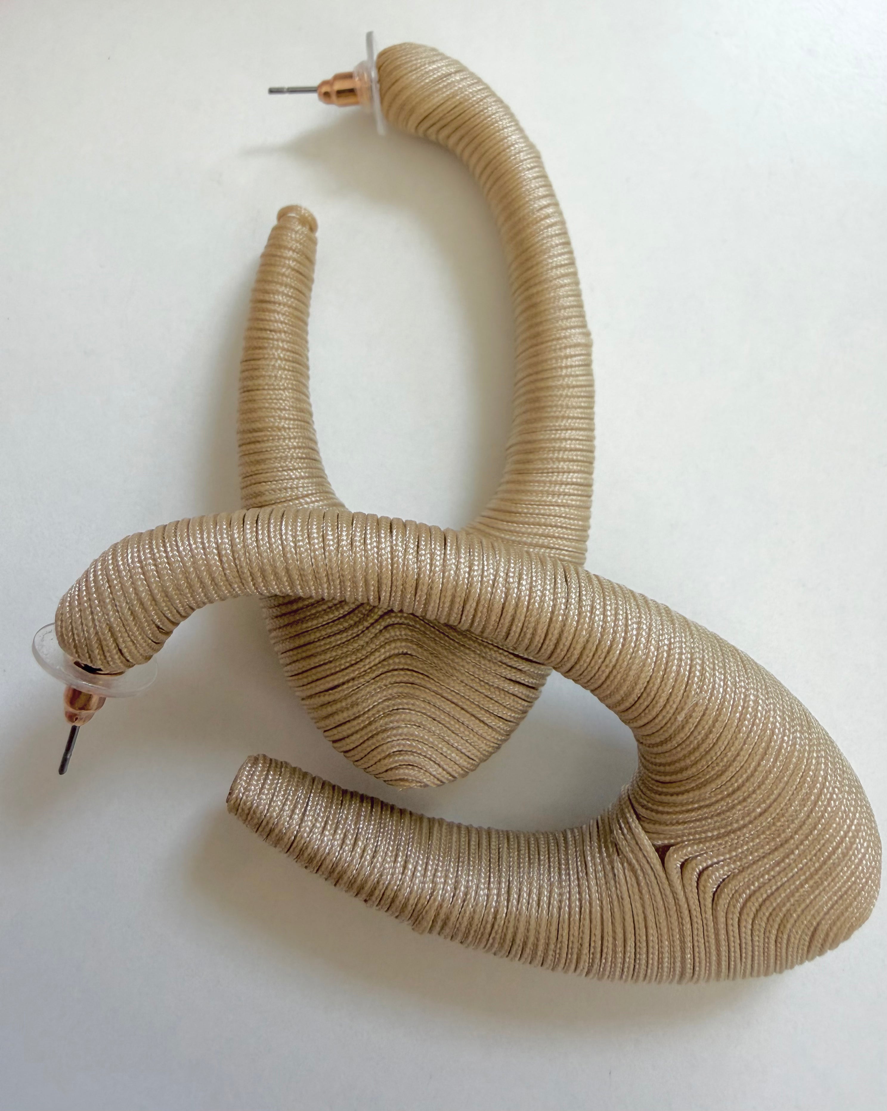 Large Oval Neutral Threaddrop Hoops