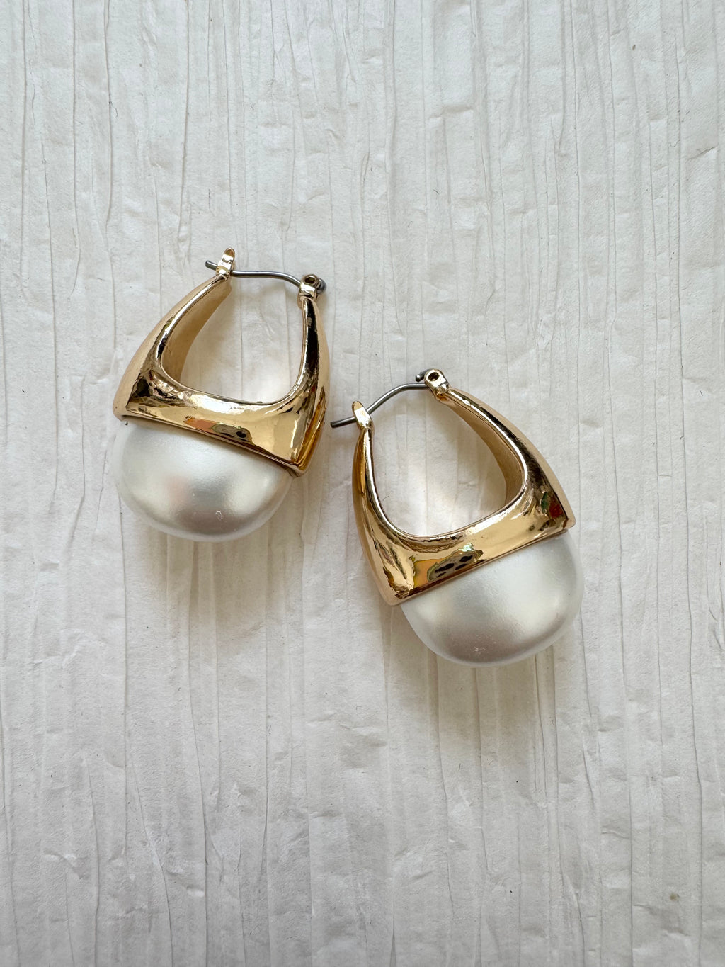 Chunky Pearl Hoop Tip