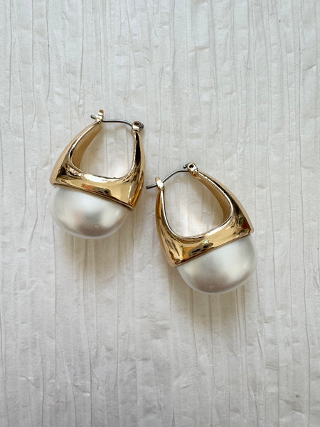 Chunky Pearl Hoop Tip