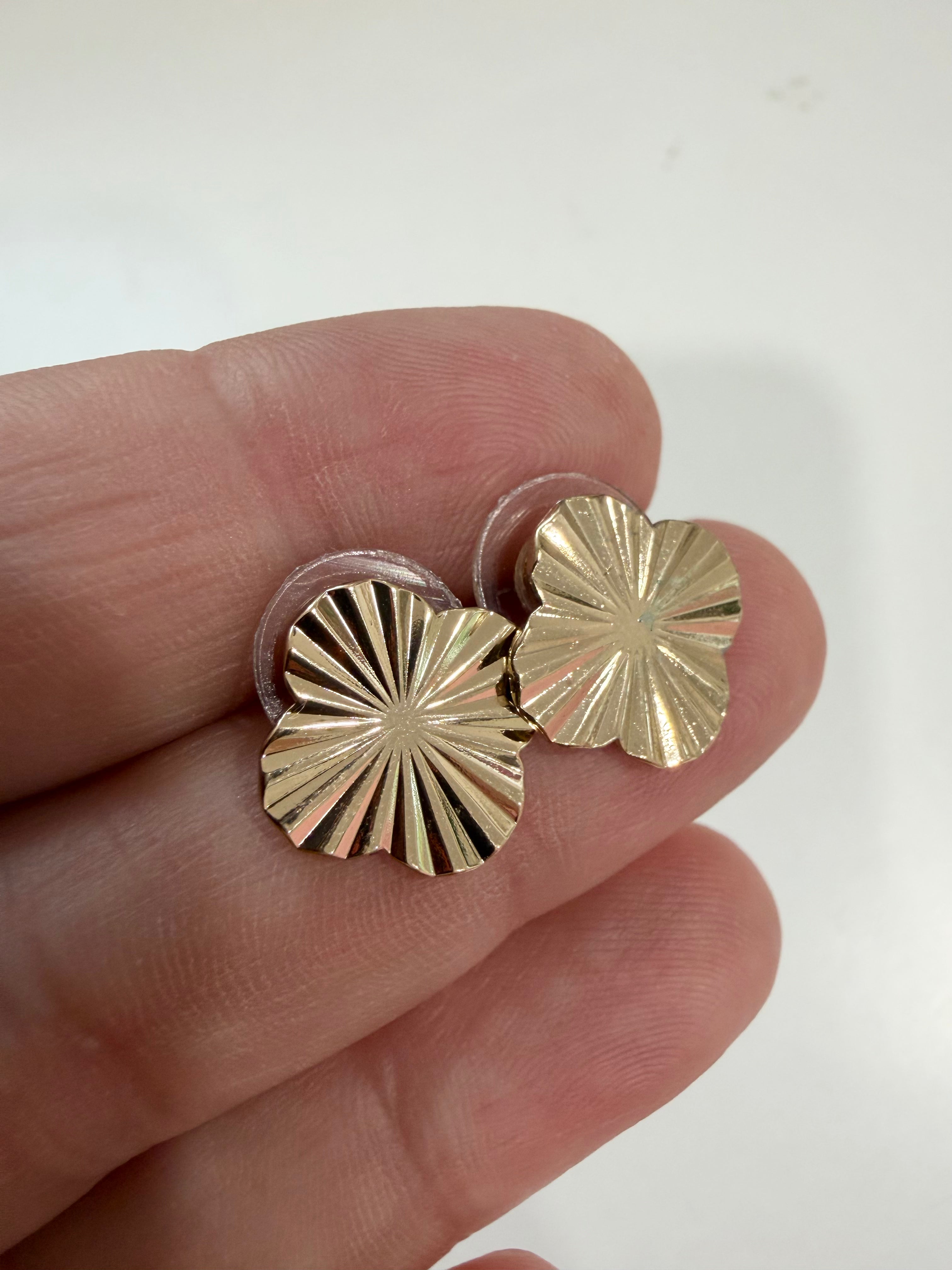 Fluted Gold Clover