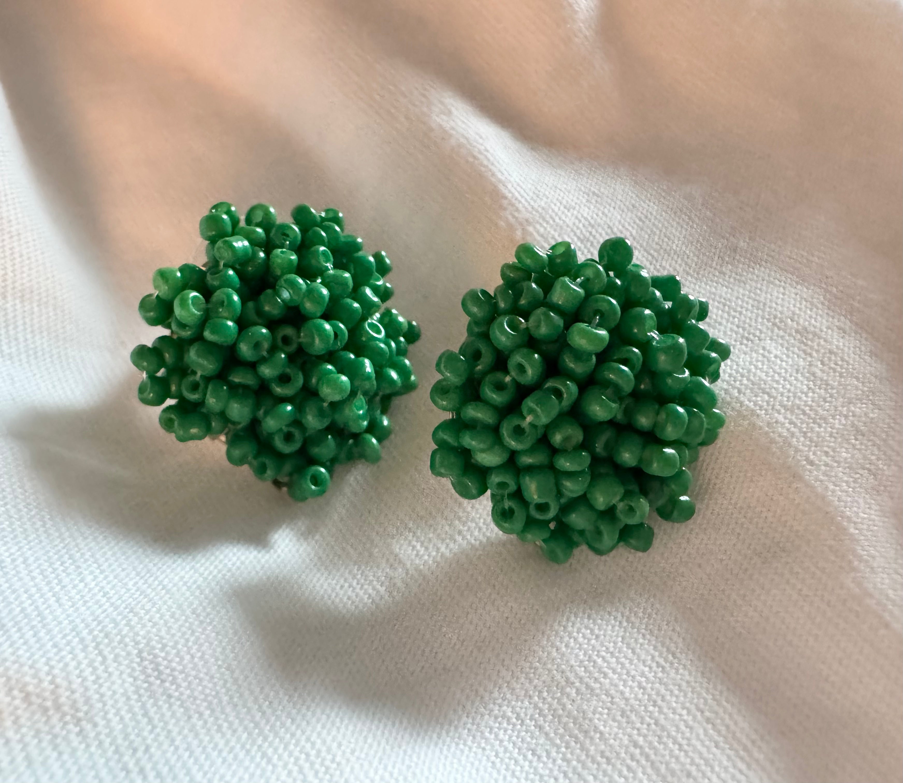 Beaded Button Studs 1008