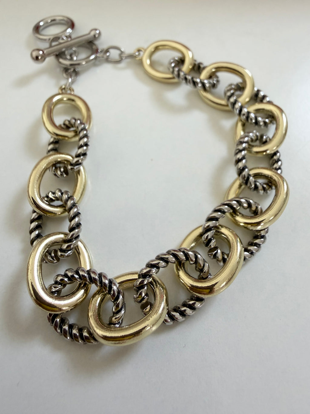 DY Style Toggle Closure Bracelet