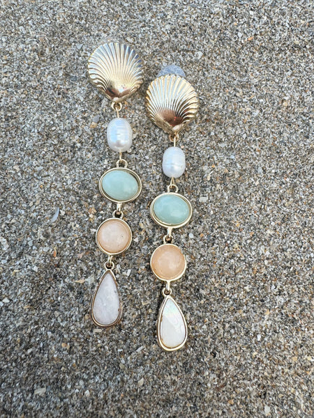 Neutral Seashell Drops with Freshwater Pearl