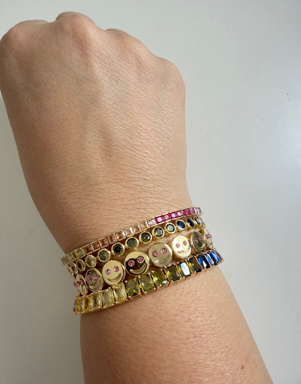 Round Bezzel Rainbow Tennis Bracelet