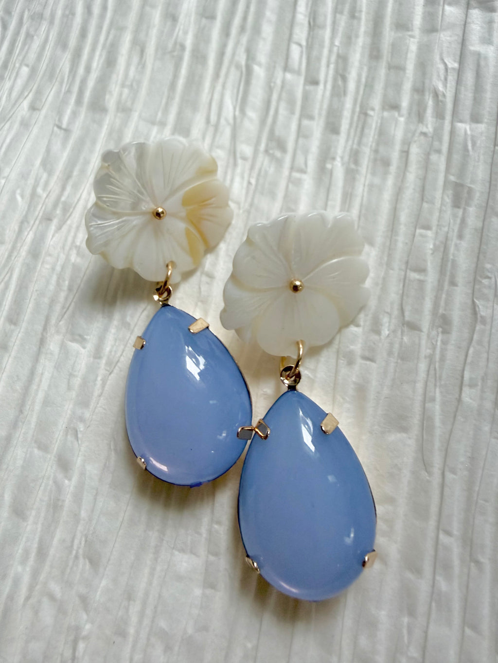 Mother of Pearl Flower with Blue Teardrop