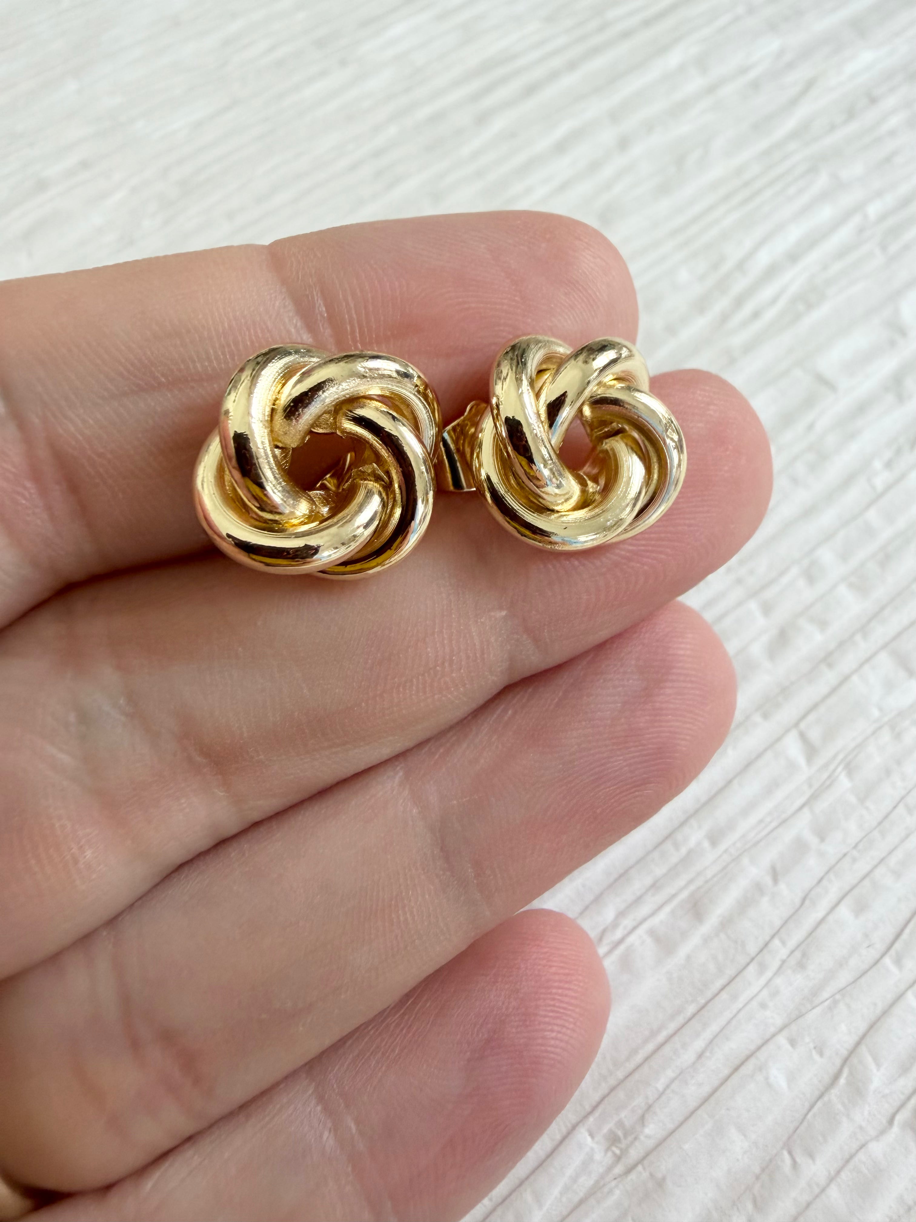GF Stud Knots