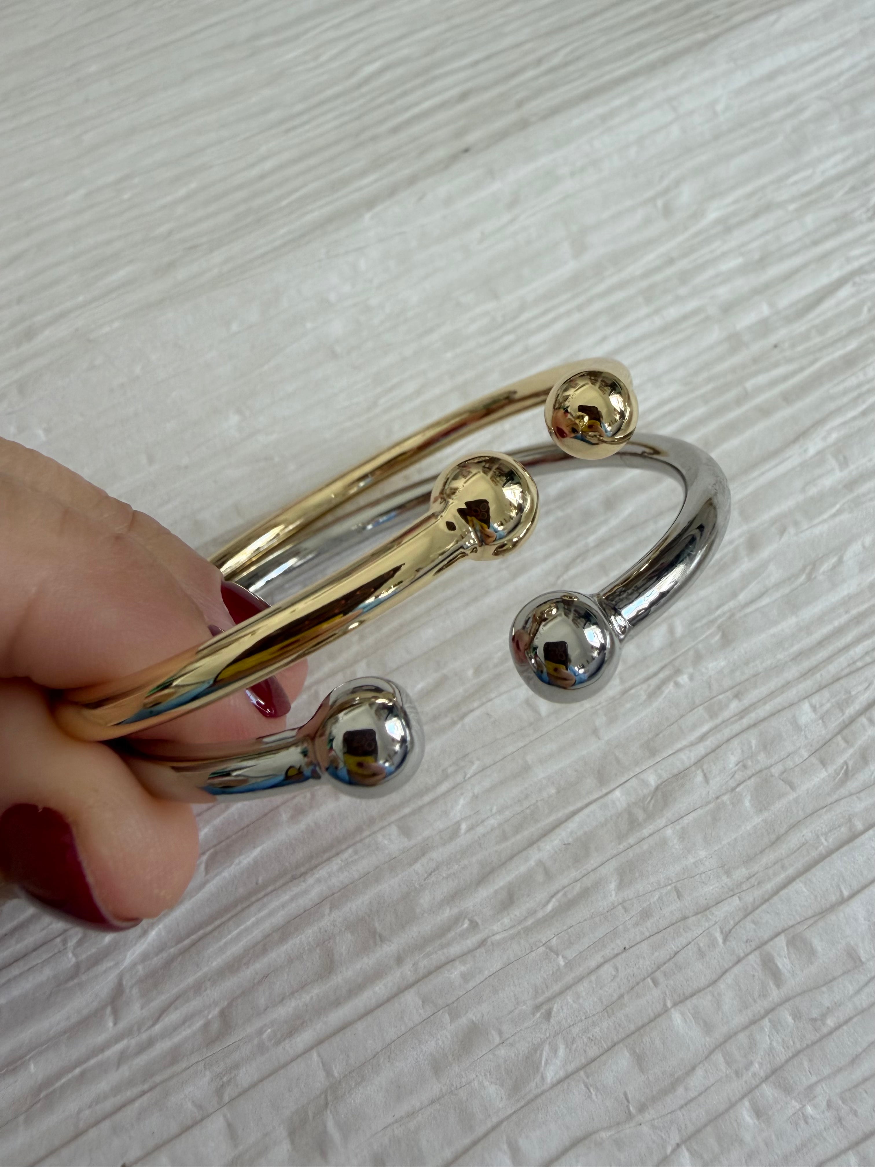 Bolita End Cuff
