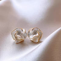 Metal Pearl Flower Stud